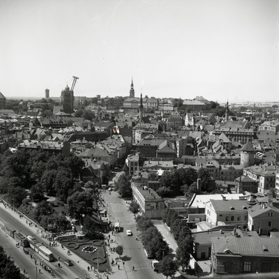 Tallinna vaated valmiva Viru Hotelli katuselt, vaade Viru tn-le ja vanalinnale  similar photo