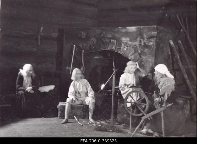 A.Kitzbergi "Libahunt " teatris "Vanemuine"