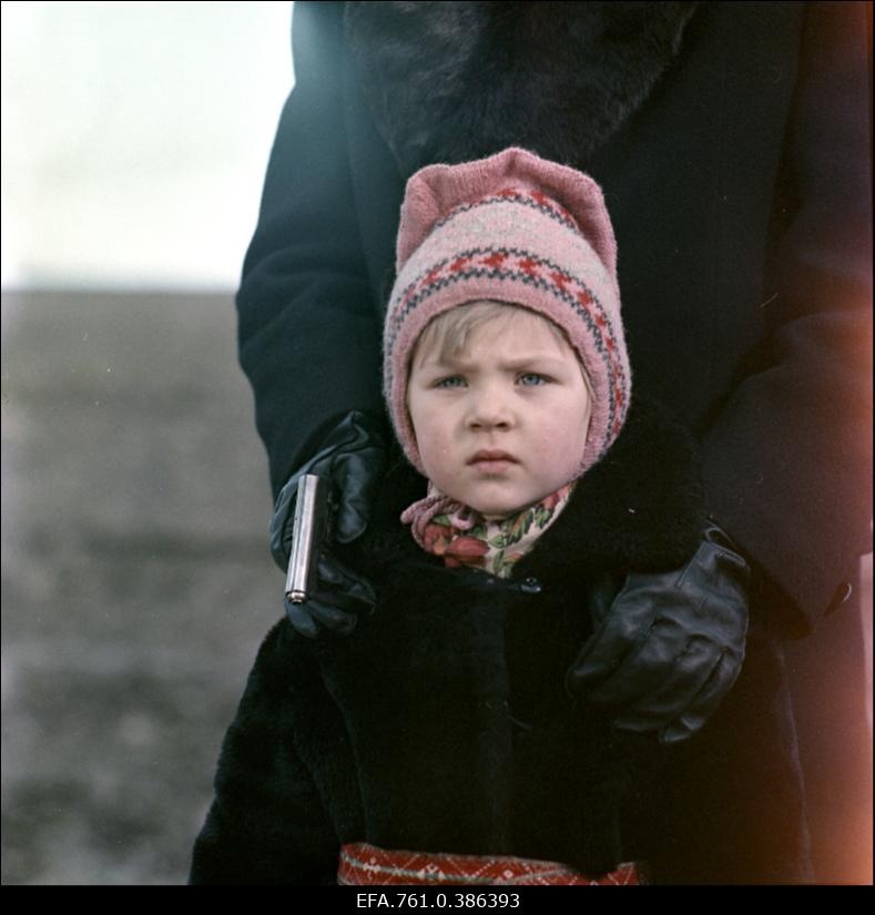 Filmi "Äratus" filmimine. Liina Lintrop Väikese Liisi osas. Sulev Luik Linnamehe osas.