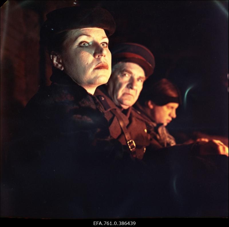 Filmi "Äratus" filmimine. Maria Klenskaja Linnanaise osas. Jevgeni Vlassov III ohvitseri osas.