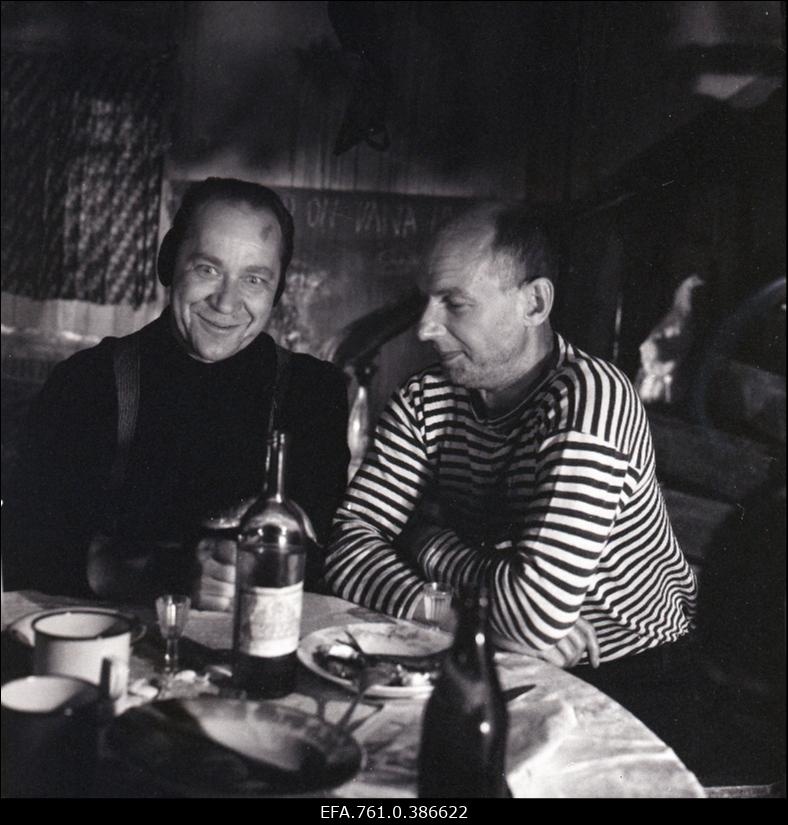 Filmi "Äratus" filmimine. Tõnu Kark Voldemar Rassi osas. Väino Laes Saareaugu Arnoldi osas.