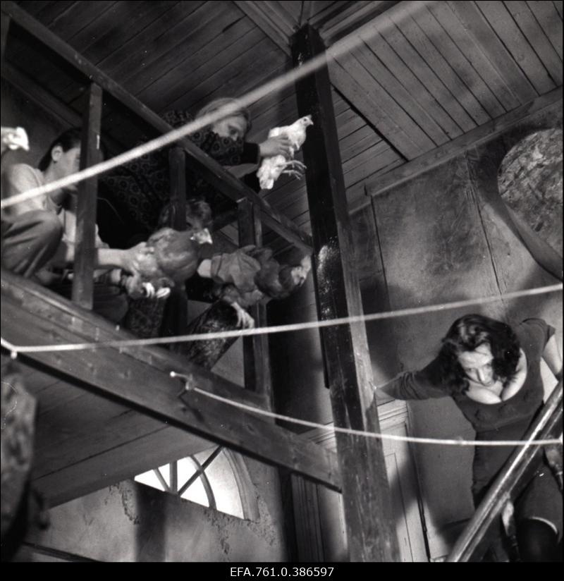 Filmi "Äratus" filmimine. Ülle Kaljuste Saareaugu Aliide osas.