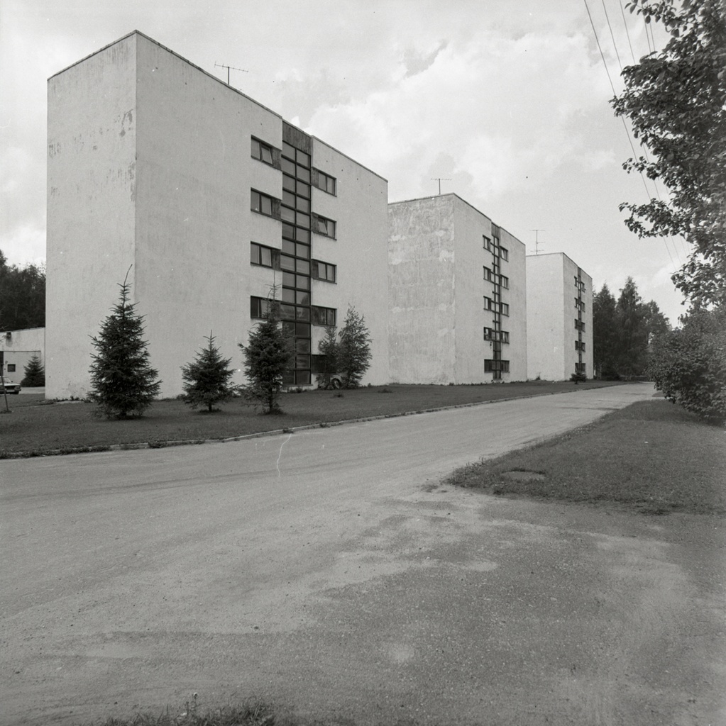 Elamud Trummi tänaval, vaade Külmallika tn-lt. Arhitekt Raine Karp