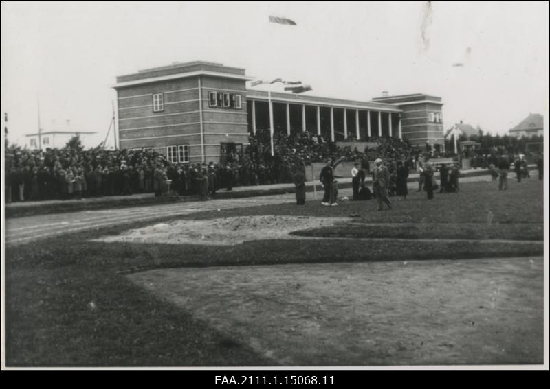 SELLi mängude tribüün ja staadioni äär