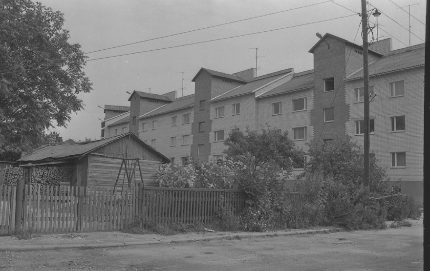 Korterelamu "Kalev" Haapsalus, foto hoonest. Arhitekt Veljo Kaasik