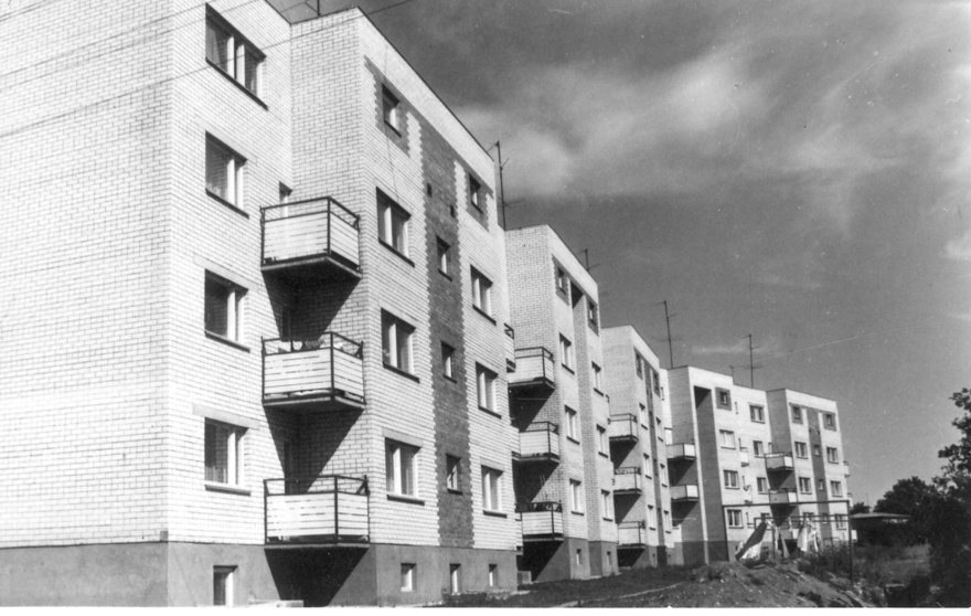 Kooperatiivelamu "Kalev" Haapsalus, tagantvaade. Arhitekt Veljo Kaasik