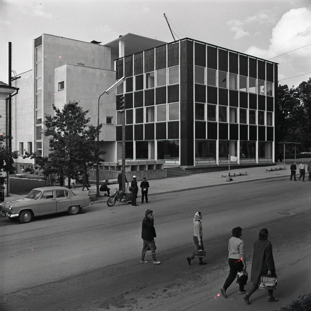 Kaubanduskeskus-restoran Paides, vaade. Arhitekt Koidu Lassmann