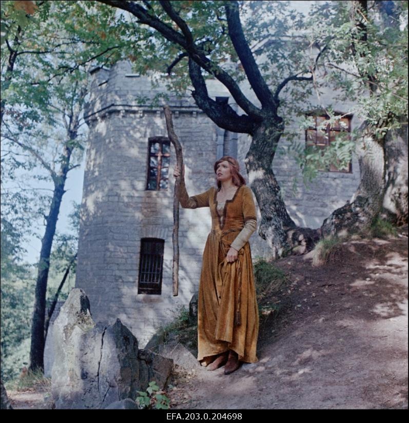 Läti näitlejanna Regina Razuma Liisa Pesentacki rollis Tallinnfilmi mängufilmis "Hundiseaduse aegu".