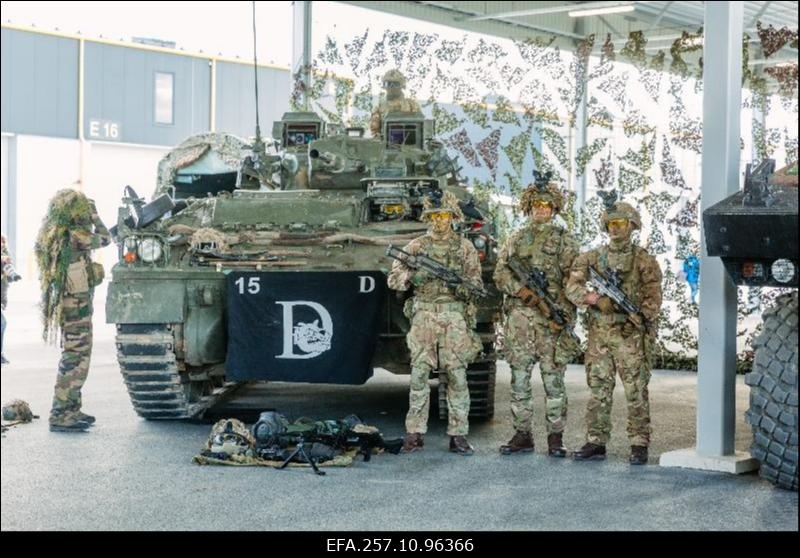 Kaitseministrite mitteametlik kohtumine. Peaminister Jüri Ratas ja NATO peasekretär Jens Stoltenberg Tapa baasi külastamas.