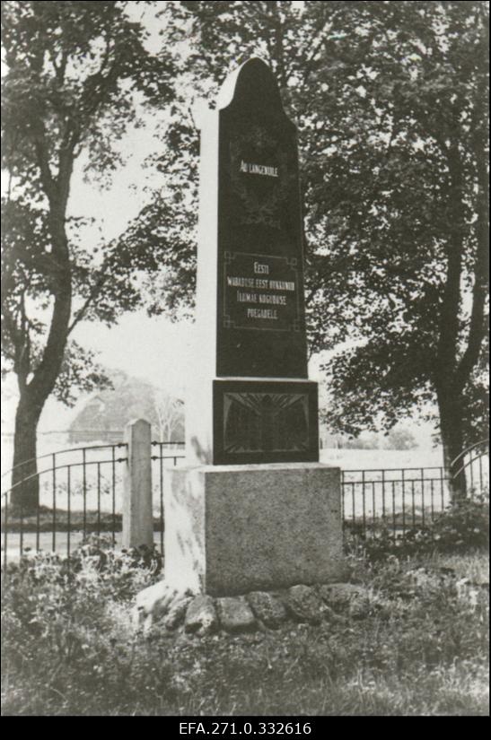 Vabadussõjas langenute ausammas Ilumäel.