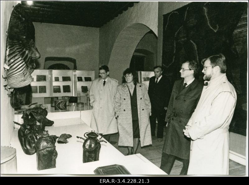 Soome parlamendi delegatsioon tarbekunstimuuseumis