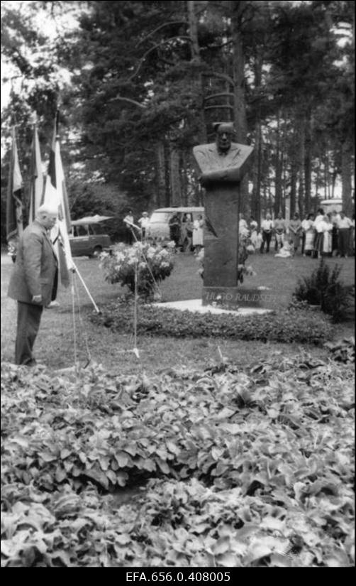 Hugo Raudsepa ausamba avamine Elvas.