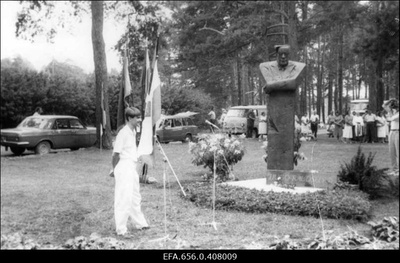 Hugo Raudsepa ausamba avamine Elvas.  similar photo