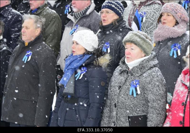 Austuse avaldamine president Konstantin Pätsile Tahkuranna ausamba juures.