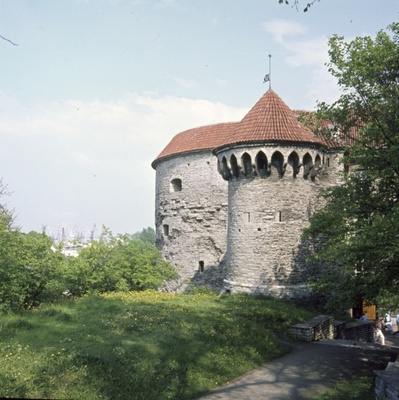 Tallinn. Suurtükitorn Paks Margareeta ja Suur Rannavärav.  similar photo