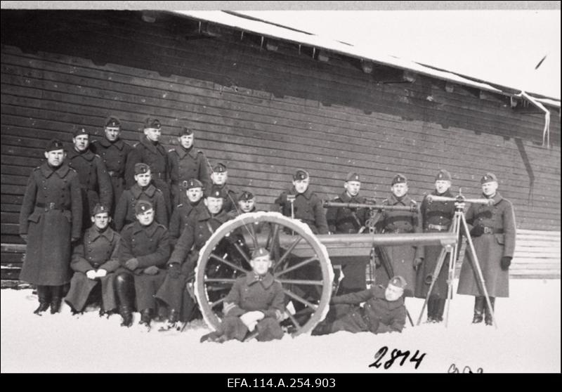 Vabadussõda. Õhu- ja merejõud, samuti soomustatud väeosad  lahingutegevuses. Välisriikide [Läti, USA, Soome, Inglismaa, Taani] laevad Tallinna sadamas. Soomusrongid nr. 1, nr. 5 ja nr. 4. Põhjapiirkonna Kommuunide Rahvakomissaride Nõukogu ja III Ülevenemaalise Tööliste Soldatite ja Talupoegade Saadikute Nõukogu fotod. Taani vabatahtlikud ja Soome ajakirjanikud Eestis. Välisriikide diplomaatide vastuvõtud 1920.a. alguses. Peeter I ausamba mahavõtmine.