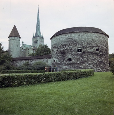 Tallinn. Suurtükitorn Paks Margareeta ja Suur Rannavärav.  similar photo