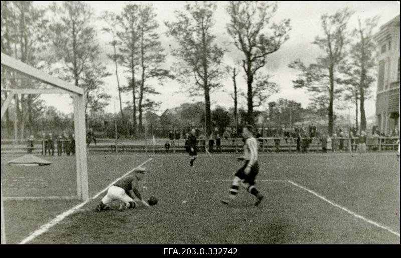 Rootsi Arsta ja Tallinna Spordi klubidevaheline jalgpallimatš Kadrioru staadionil.