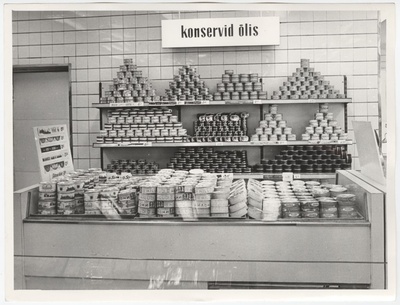 Vaade kalakonservide riiulile kaupluses "Meritäht"  similar photo