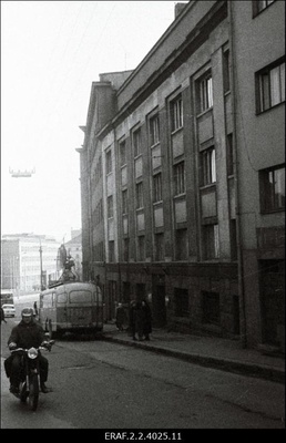 Vaade Eesti Riigiarhiivi Filiaali (Parteiarhiiv) majale Tõnismägi 16.  similar photo