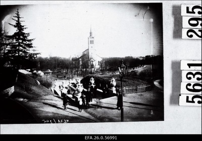Vaade Harjuvärava treppidelt Jaani kirikule.  duplicate photo