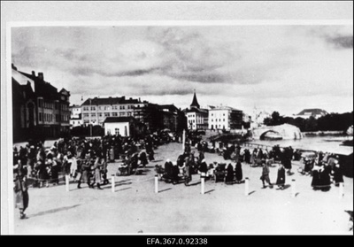 Turg Emajõe ääres.  duplicate photo