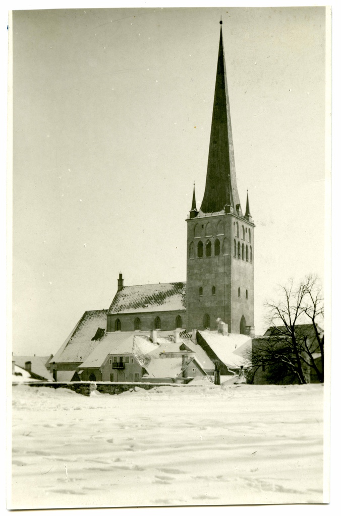 All-city. Oleviste Church. View from NW on the mountain of the beach gate