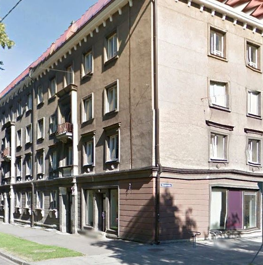 Kauplustega korterelamu Tallinnas Kaupmehe 3, vaade hoonele. Arhitekt Erika Nõva rephoto