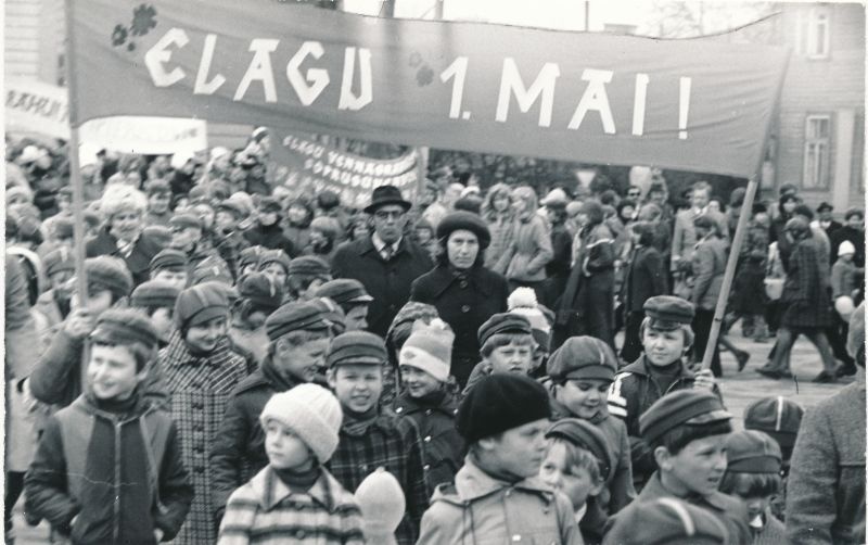 Foto. Õpilased maimiitingul 1980. a.
Foto: Harles Pilter.