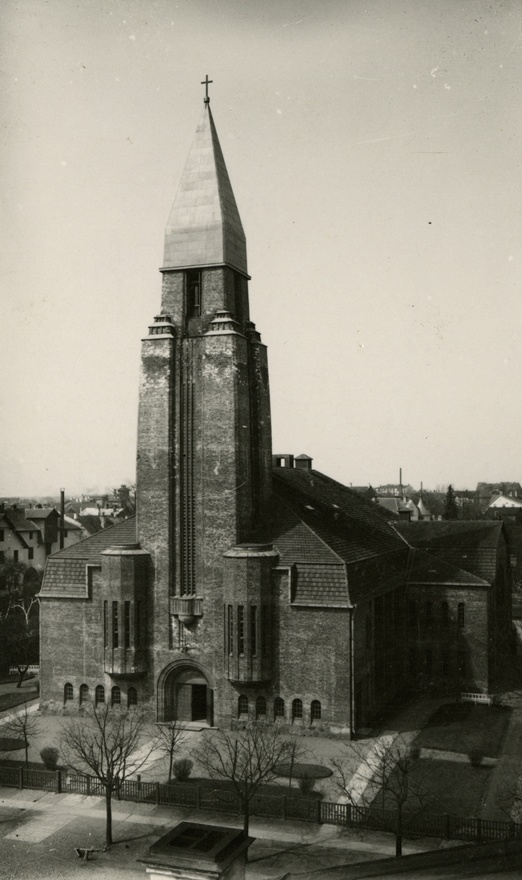 Pauluse kirik Tartus, vaade hoonele. Arhitekt Eliel Saarinen