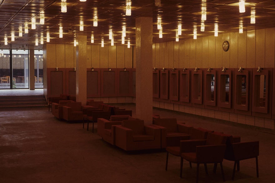 Haapsalu kultuurikeskus: interjöörivaade. Arhitekt Ado Eigi, sisearhitekt Maire Kangur