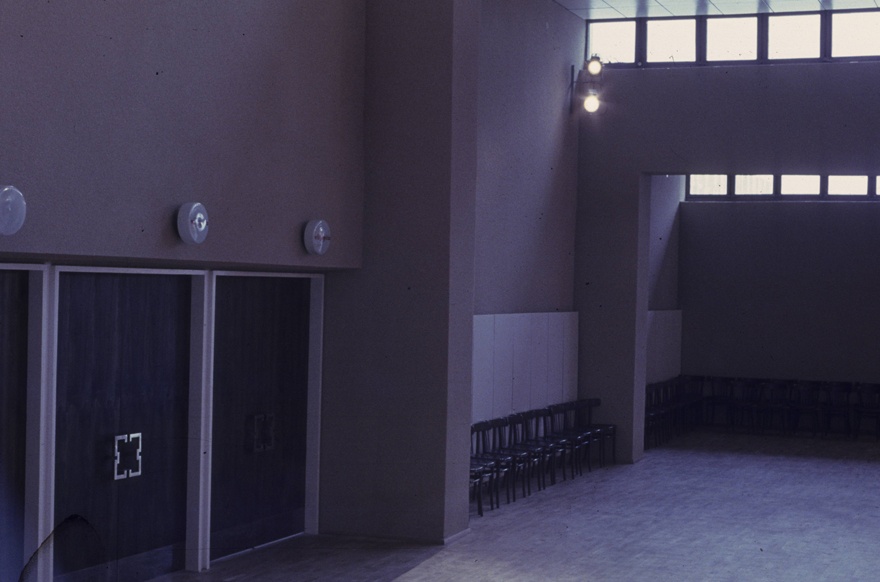 Haapsalu kultuurikeskus: interjöörivaade väiksele saalile. Arhitekt Ado Eigi, sisearhitekt Maire Kangur