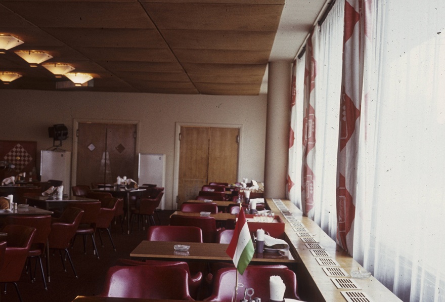 Hotell Kungla Tallinnas (lammutatud), vaade restoranile. Arhitektid Ilmar Puumets, Herbert Rüütlane; ühiskondlikud interjöörid ARS (Maia Laul jt)