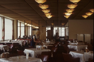 Hotell Kungla Tallinnas (lammutatud), vaade restoranile. Arhitektid Ilmar Puumets, Herbert Rüütlane; ühiskondlikud interjöörid ARS (Maia Laul jt)  similar photo