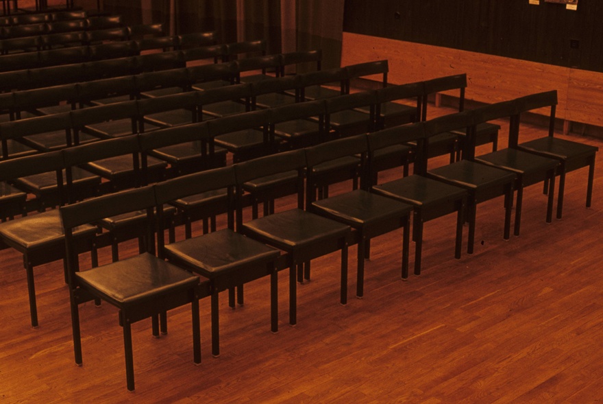 Hotell Kungla Tallinnas (lammutatud), vaade klubisaalile. Arhitektid Ilmar Puumets, Herbert Rüütlane; ühiskondlikud interjöörid ARS (Maia Laul jt)