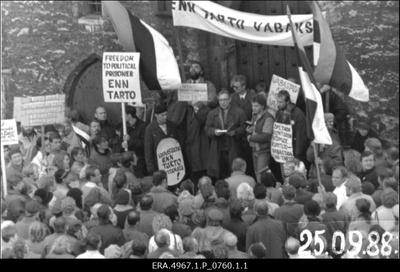 Eesti Rahvusliku Sõltumatuse Partei (ERSP) pikett Raekoja platsil nõudmisega vabastada poliitvang Enn Tarto  similar photo