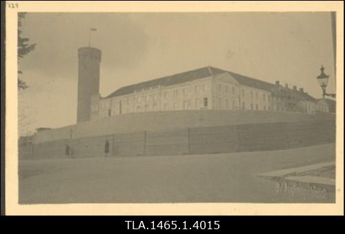 Toompea lossi aia uus müür.