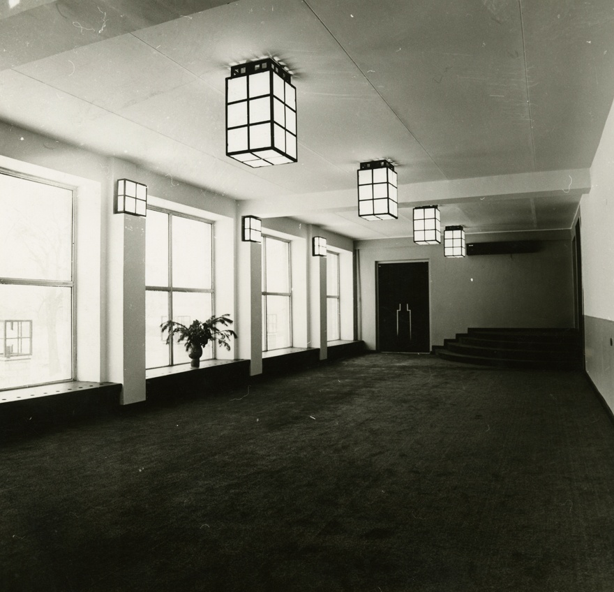 Paide kultuurimaja, fuajee. Arhitekt Hans Kõll, sisekujundus Tiiu Pai, Taimi Rõuk