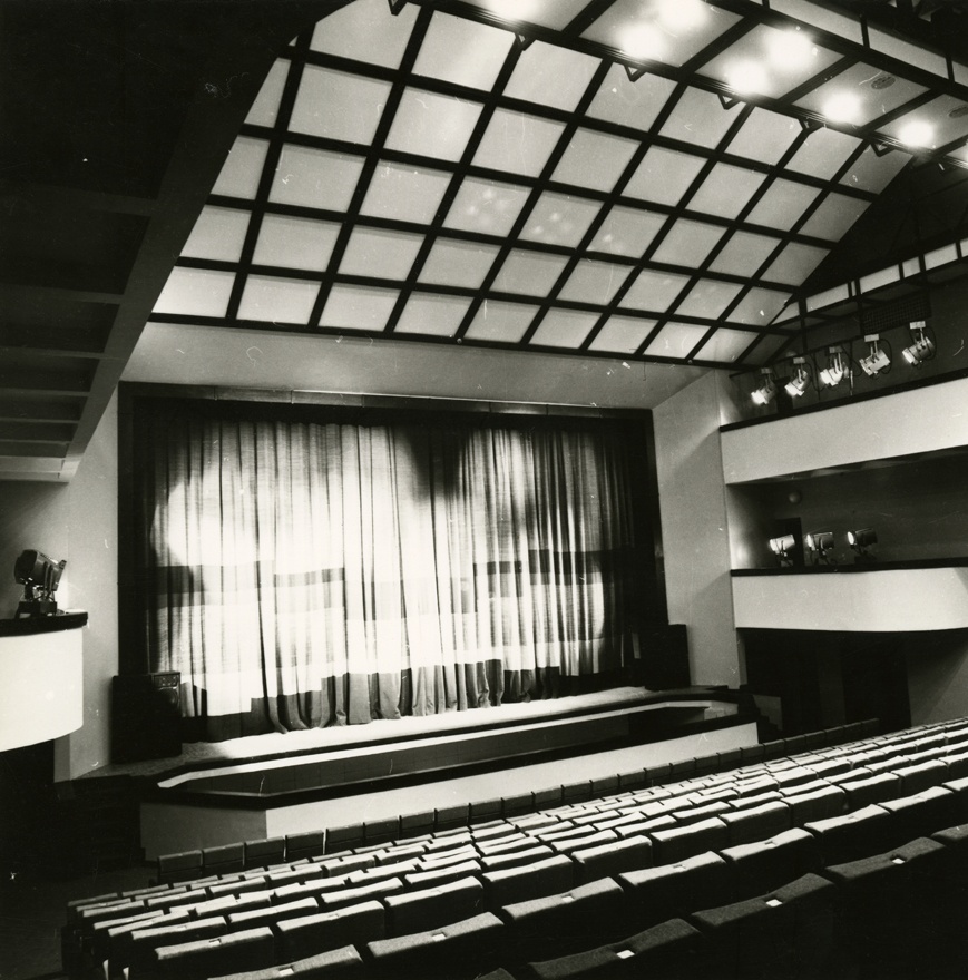 Paide kultuurimaja, saalivaade. Arhitekt Hans Kõll, sisekujundus Tiiu Pai, Taimi Rõuk