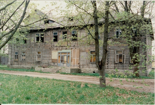 värvifoto Paide vana kultuurimaja 1996