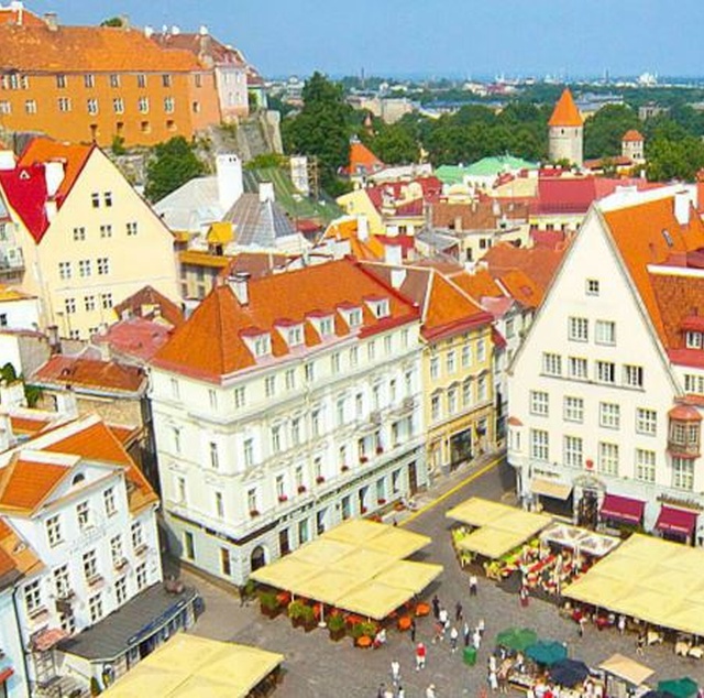 Tallinna Raekoja plats. rephoto