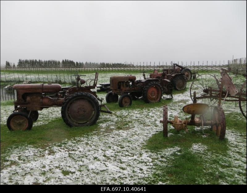 Angla pärandkultuurikeskus. Vanade põllumajandusmasinate näitus.