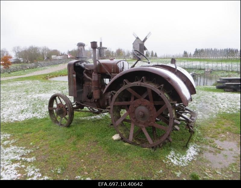 Angla pärandkultuurikeskus. Vanade põllumajandusmasinate näitus.