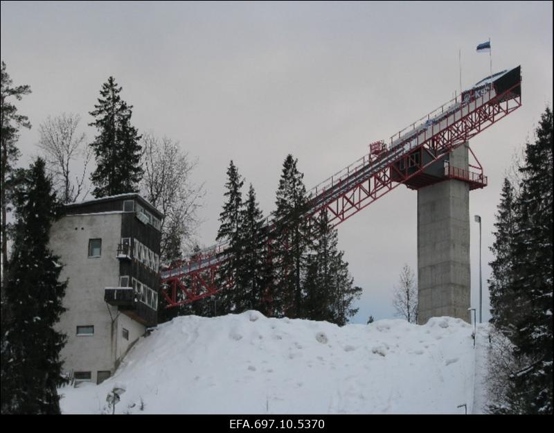 Tehvandi suusahüppemägi.