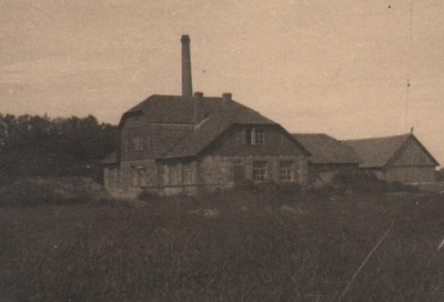 Puiatu piimaühingu hoone üldvaade  similar photo