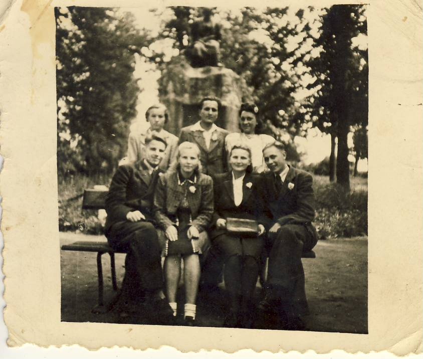 Värska õpetajad 1946.aasta kevadel.