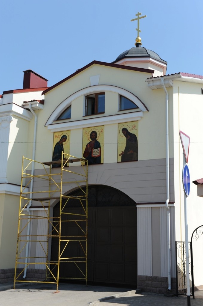 Petseri. Tsässon külalistemaja juures