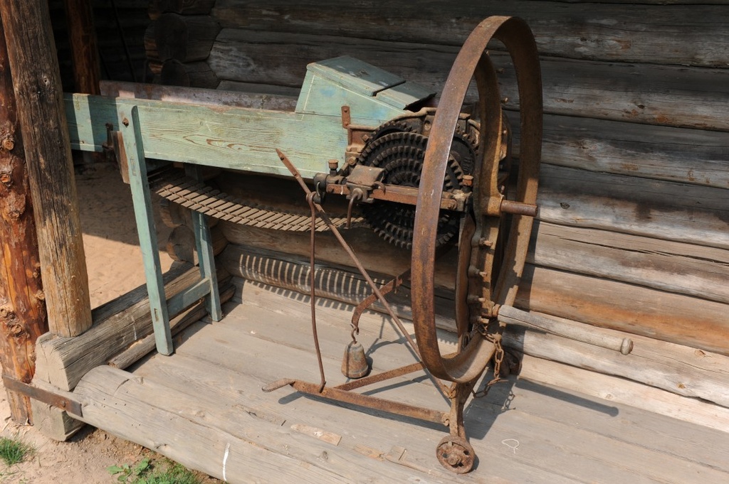 Värska .Seto Talumuuseum. Hekslimasin söögiaida trepil