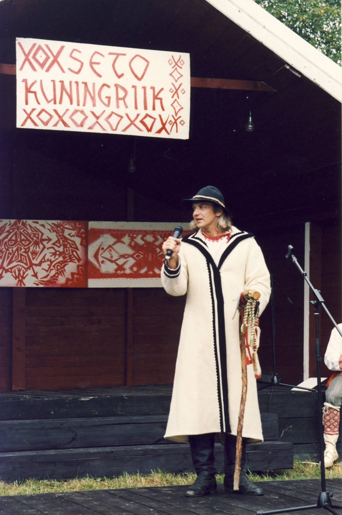 XII Kuningriigi päev Luhamaal.Laval on sootska Evar Riitsaar