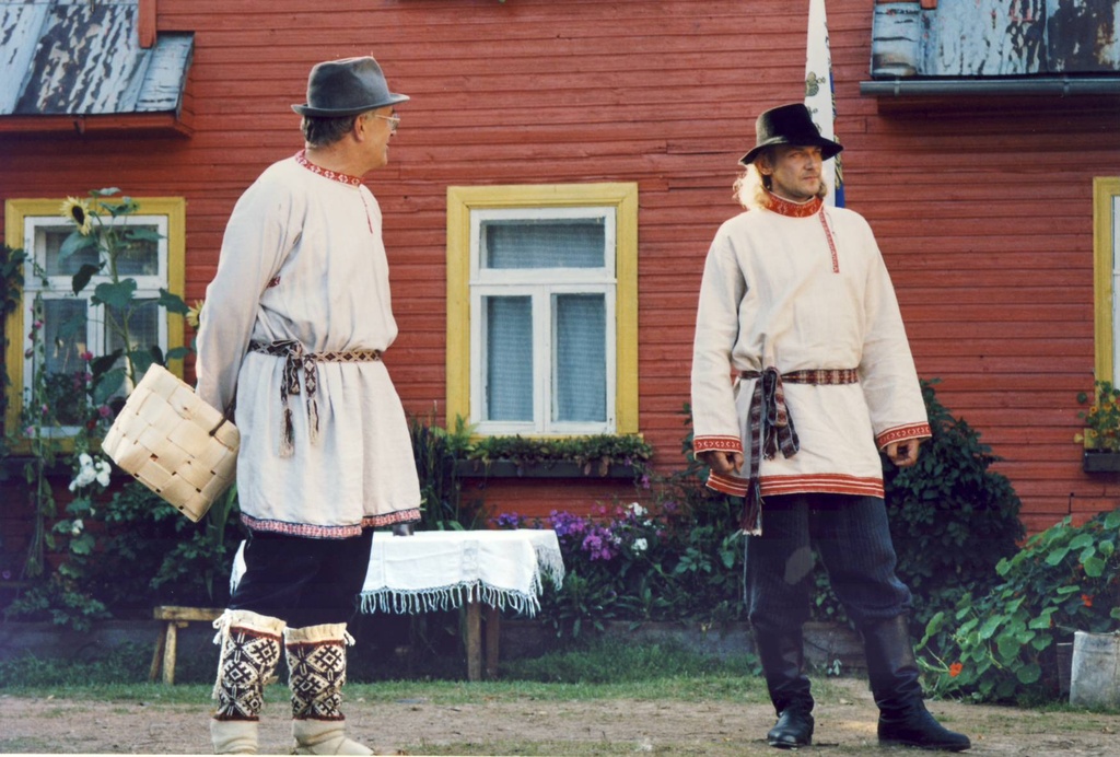 ,,Taarka" etendus Obinitsas. Aare Hõrn ja Evar Riitsaar